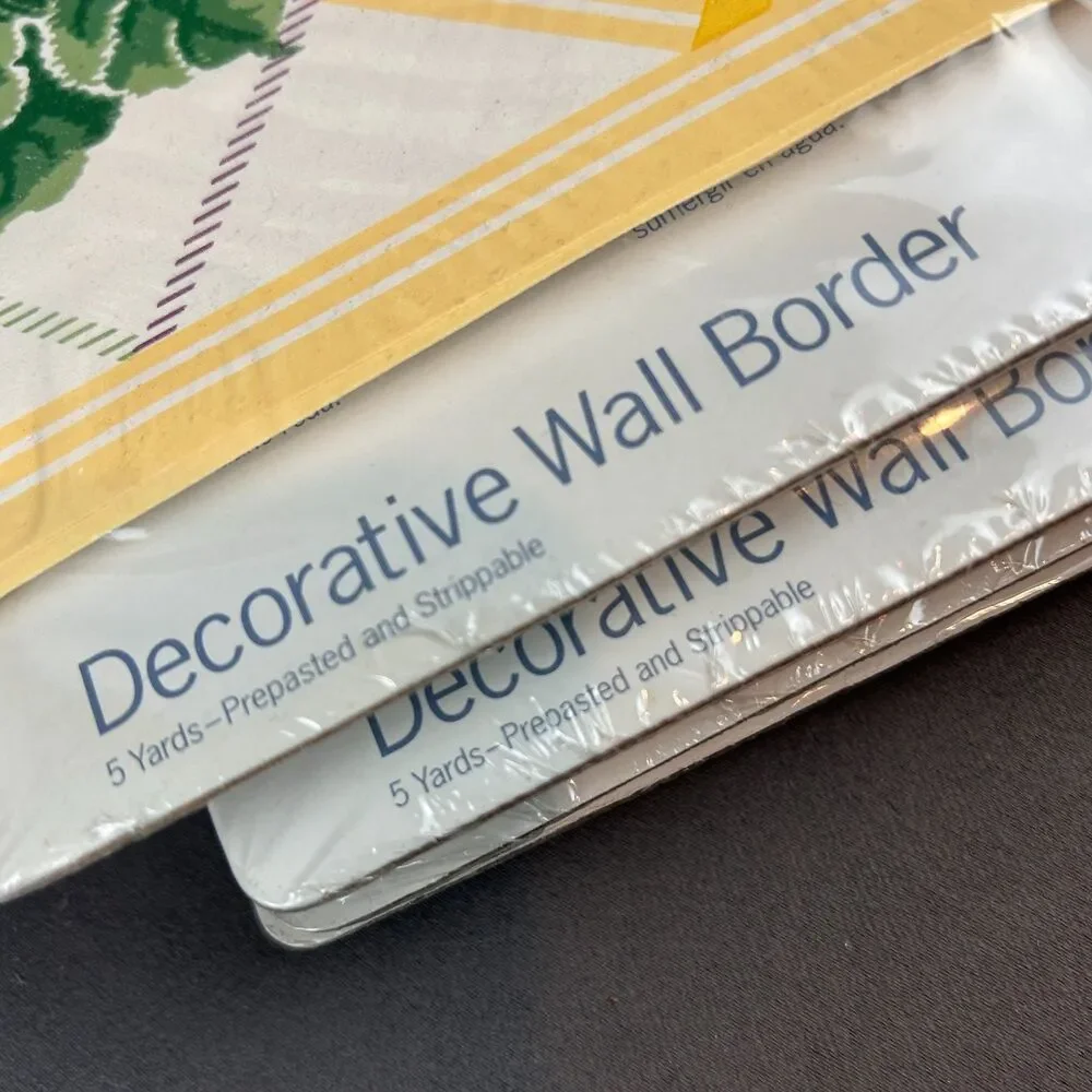 Martha Stewart Wallpaper Border Primula Floral 25 Yard NOS Cottagecore